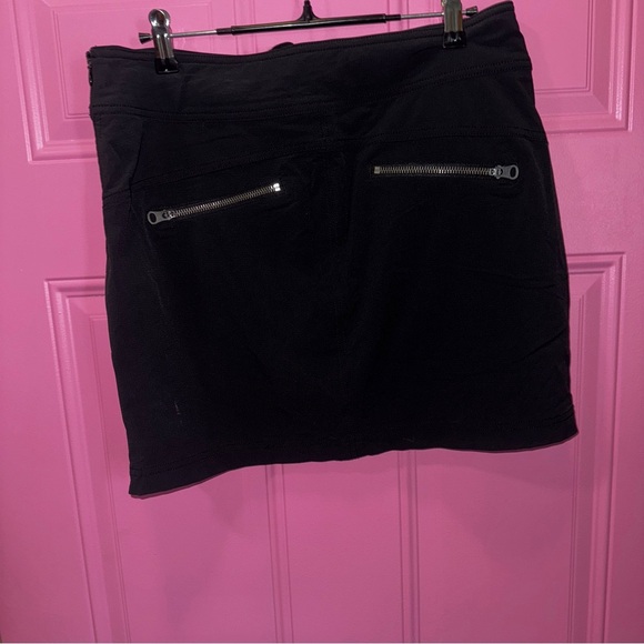 Athleta Black Mini Skirt - Picture 5 of 7